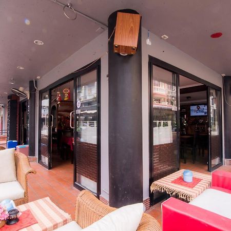 De Apartment Паттая Екстер'єр фото